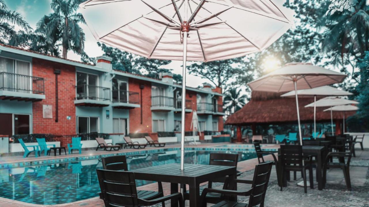 Hotel Y Restaurante Meson Del Gitano Caucasia エクステリア 写真