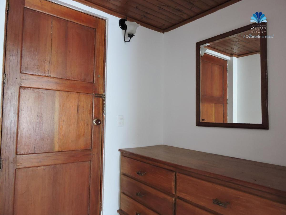 Hotel Y Restaurante Meson Del Gitano Caucasia 部屋 写真