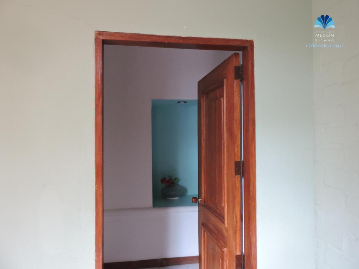 Hotel Y Restaurante Meson Del Gitano Caucasia 部屋 写真
