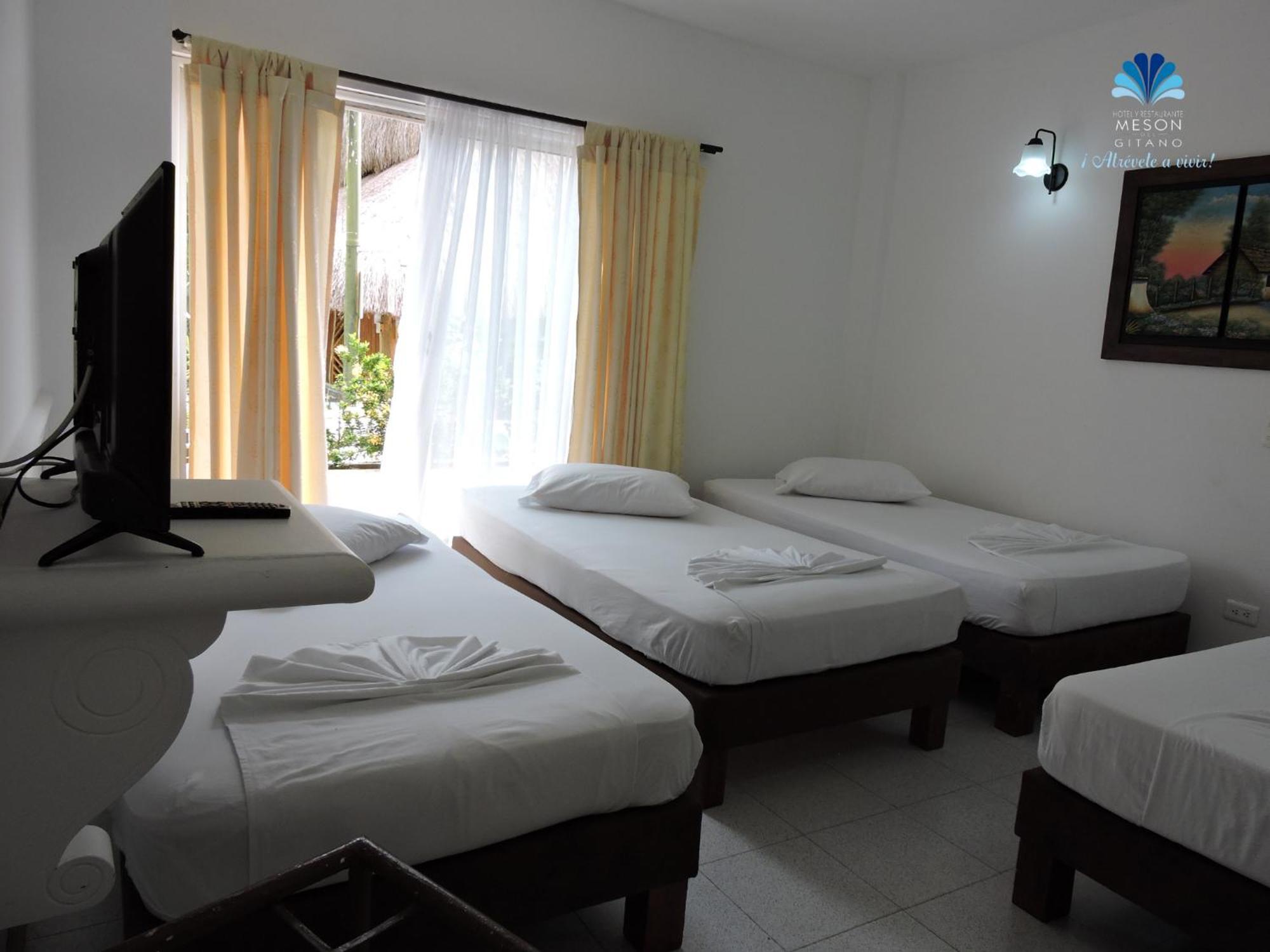 Hotel Y Restaurante Meson Del Gitano Caucasia 部屋 写真