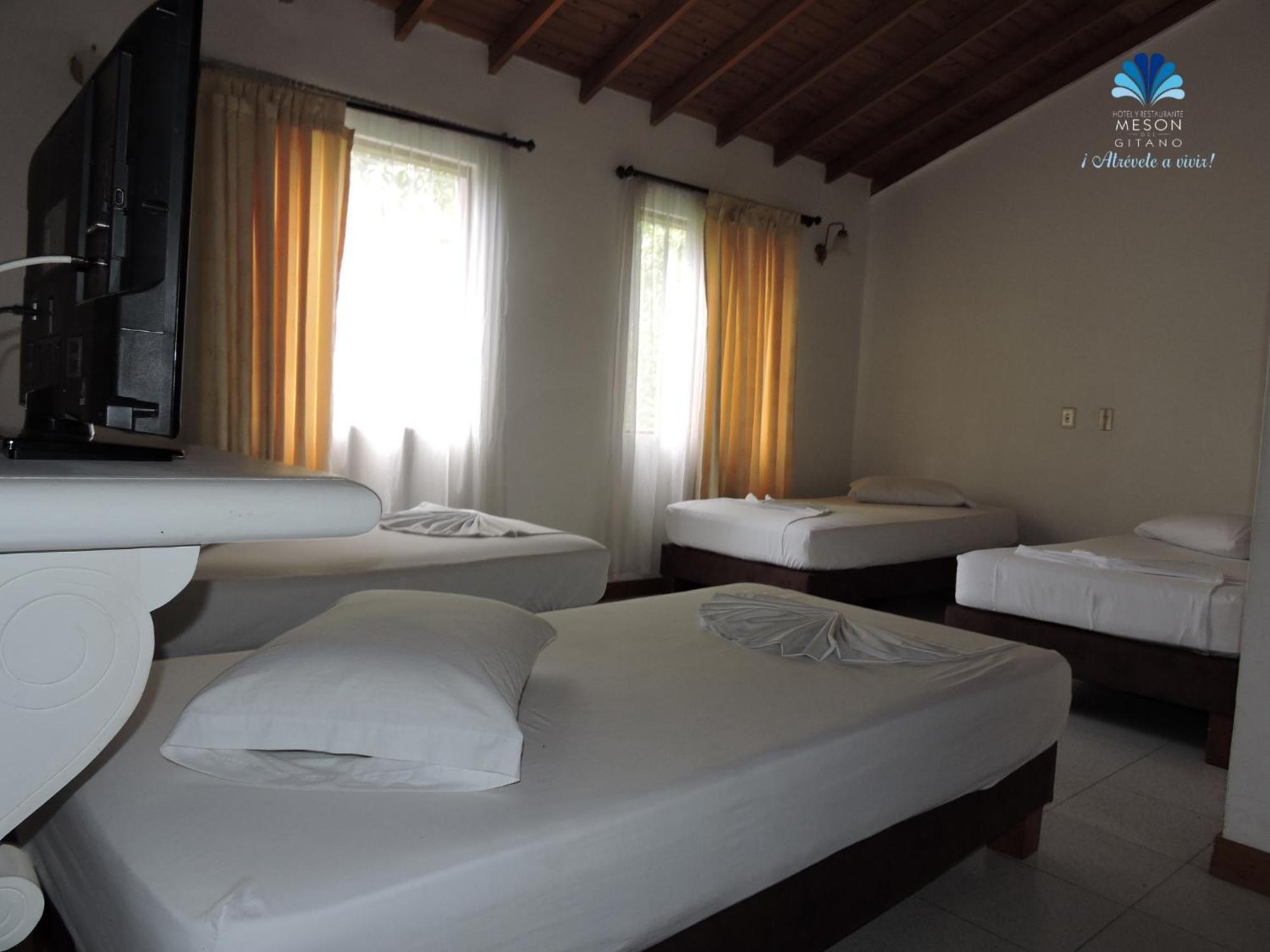 Hotel Y Restaurante Meson Del Gitano Caucasia 部屋 写真