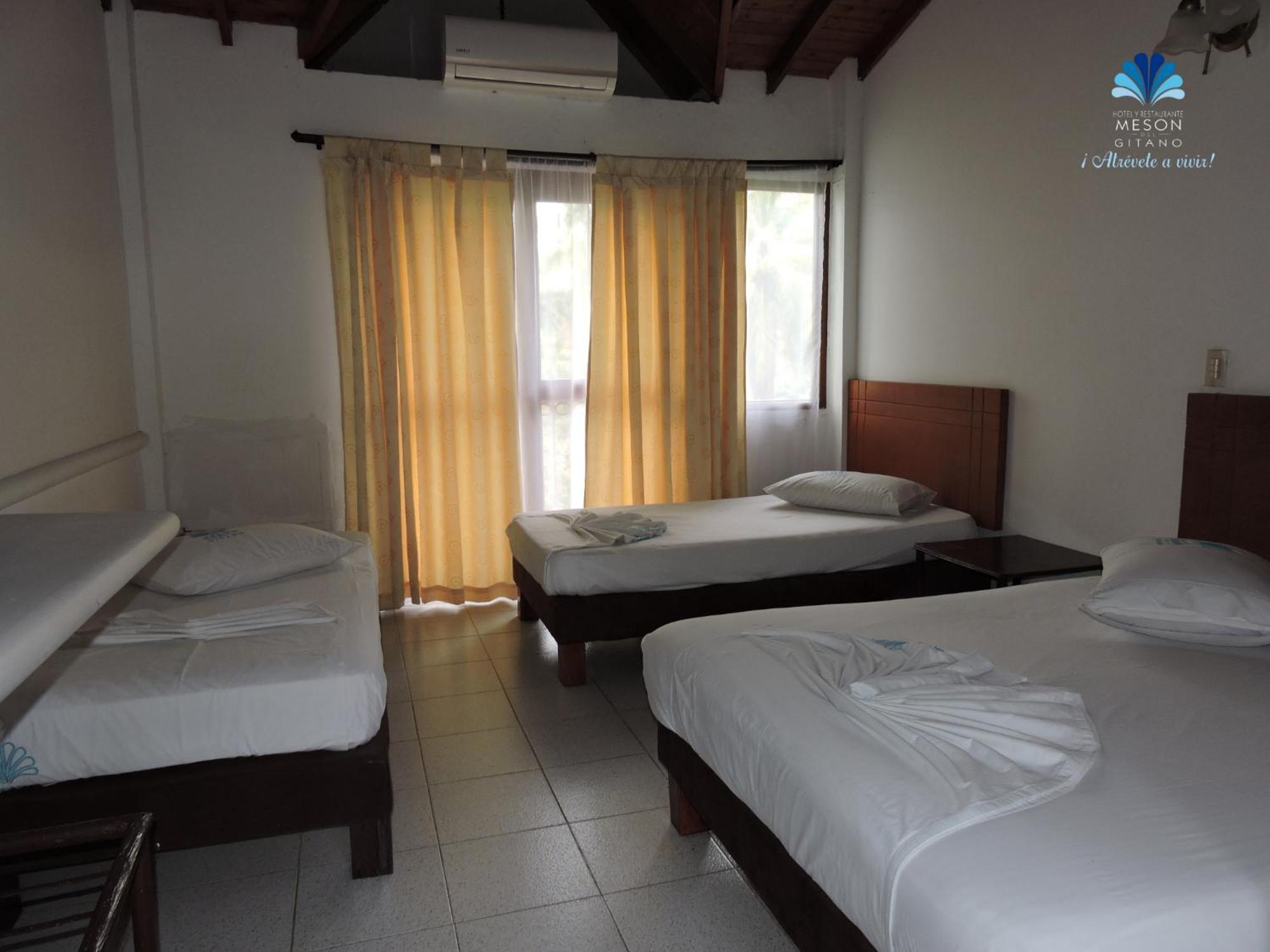 Hotel Y Restaurante Meson Del Gitano Caucasia 部屋 写真