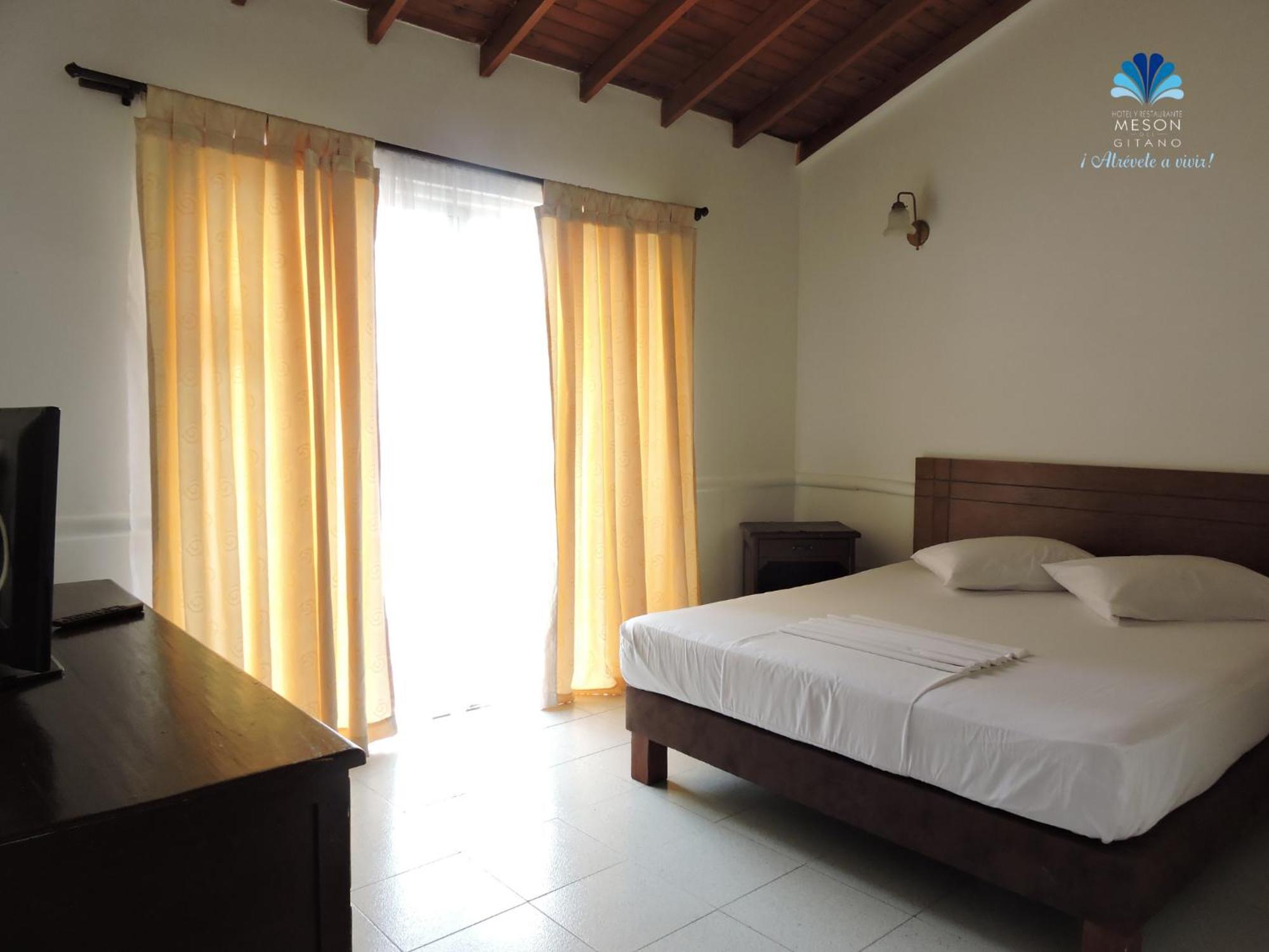 Hotel Y Restaurante Meson Del Gitano Caucasia 部屋 写真