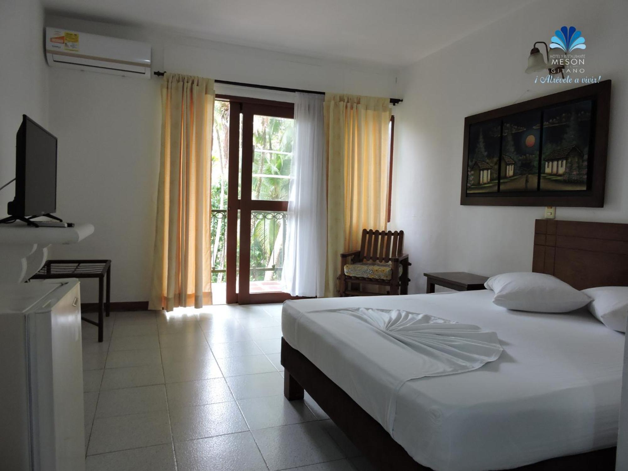 Hotel Y Restaurante Meson Del Gitano Caucasia 部屋 写真