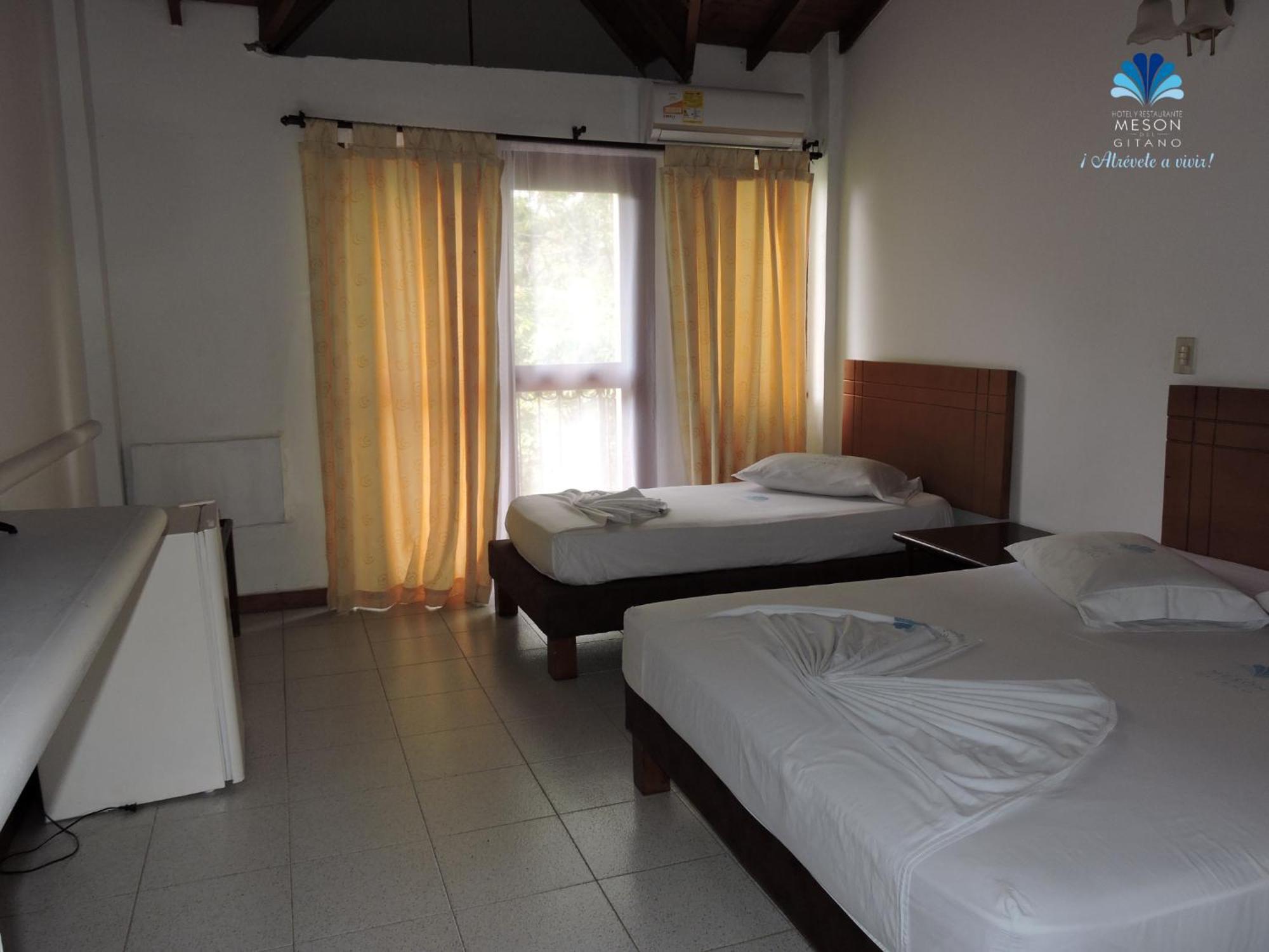 Hotel Y Restaurante Meson Del Gitano Caucasia 部屋 写真