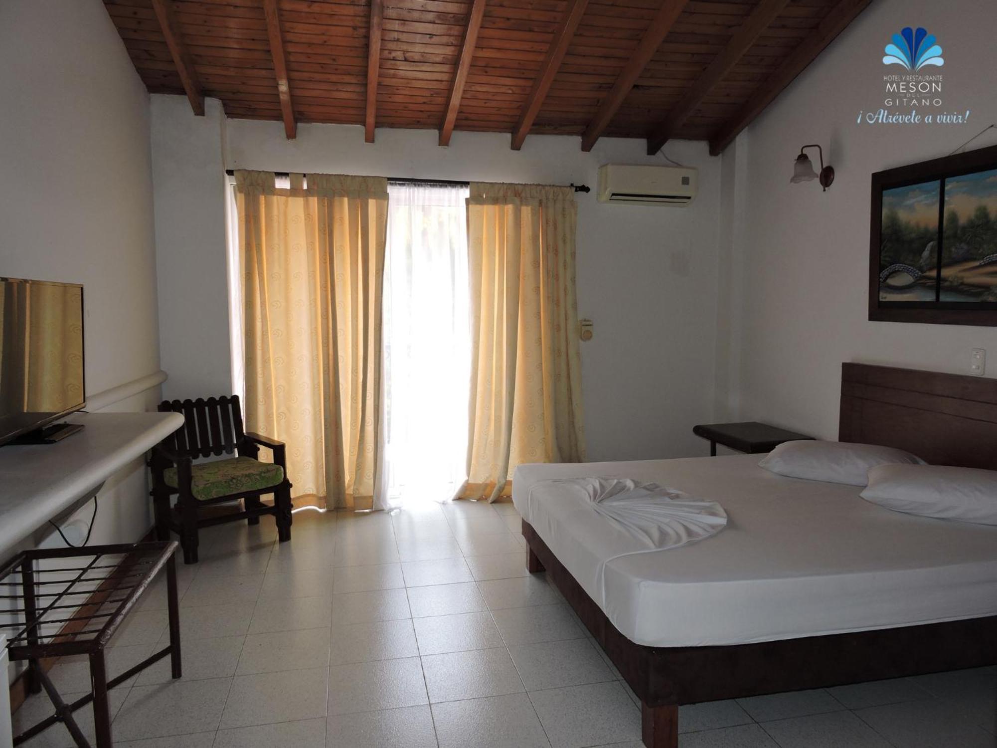 Hotel Y Restaurante Meson Del Gitano Caucasia 部屋 写真